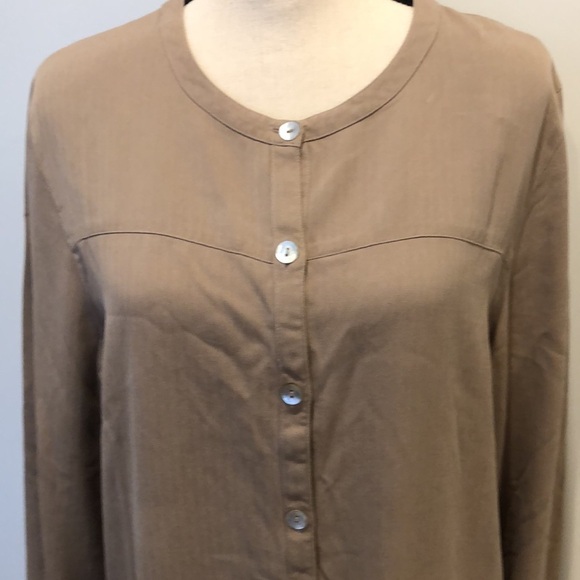 Ann Carson Ladies Silk Blouse Tan Colour 3/4 Sleeve Button Up Shirt Sz L - Picture 2 of 9